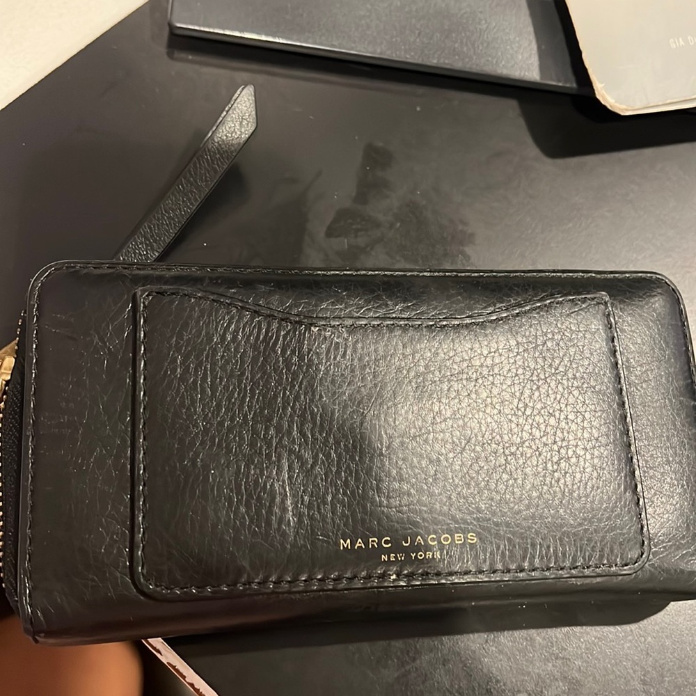 Leather marc jacob wallet